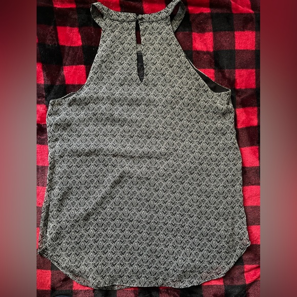 Top - Picture 2 of 3